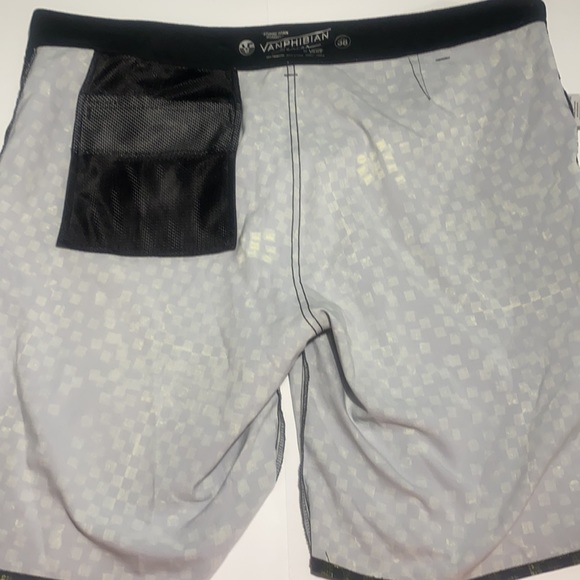 NWOT Men’s Vanphibian Board Shorts - Picture 10 of 12